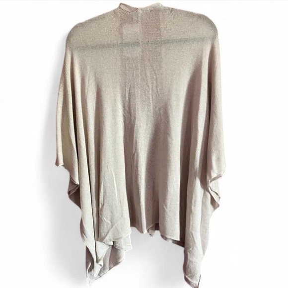 Wooden Ships by Paola Buendia Off-White Sweater Pancho, New - Picture 3 of 6